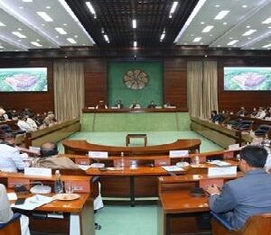 দেশজুড়ে তেলের হাহাকার? জল্পনা উড়িয়ে সর্বদলীয় বৈঠকে বড় অভয় দিল মোদী সরকার!