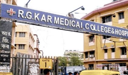 আরজি করে ফের চরম বিভ্রাট! লিফটে আটকে প্রাণ ওষ্ঠাগত রোগী ও পরিজনদের!