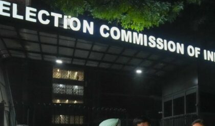 কমিশনের নজিরবিহীন পদক্ষেপ! চিকিৎসকরাও এবার ভোটের ডিউটিতে, চাকরিহারা শিক্ষকদের প্রবেশে কঠোর নিষেধাজ্ঞা