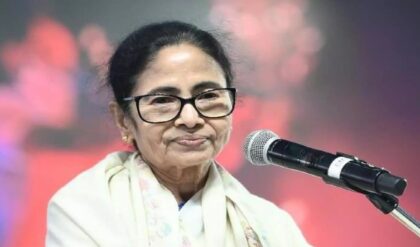 মাঝআকাশে দেড় ঘণ্টা রুদ্ধশ্বাস আতঙ্ক! দুর্যোগের কবলে মমতার বিমান, অবশেষে মিলল স্বস্তি