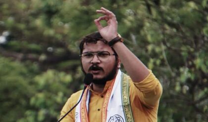 ‘রচনা থাকলে হারবে দেবাংশু!’—চুঁচুড়ায় ভোটপ্রচারে এসে সতীর্থ বিধায়কের বিষ্ফোরক মন্তব্যে তোলপাড় তৃণমূল!