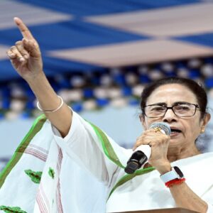 ‘জেলার মানুষ কি খাবি খাবে?’—ভোটার তালিকা নিয়ে মানবাজার থেকে কমিশনকে তুলোধোনা মমতার!