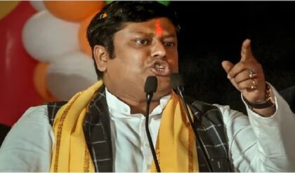 ‘মাটি সুরক্ষিত না থাকলে ভাতা দিয়ে কী হবে?’ পানিহাটিতে দাঁড়িয়ে মমতাকে চরম তোপ সুকান্তর!