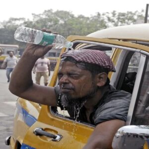 মার্চের শেষেই জ্বালাপোড়া গরম! কলকাতায় পারদ ছোঁবে ৪০ ডিগ্রি, স্বস্তির বৃষ্টি কি হবে?