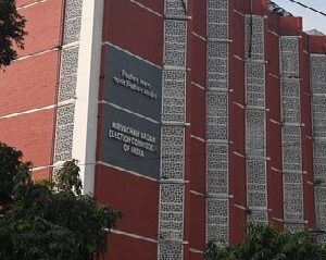 ভোটের মুখে কমিশনের নজিরবিহীন পদক্ষেপ! একধাক্কায় ৮৪ জন BDO বদলি, কাঁপছে প্রশাসনিক মহল