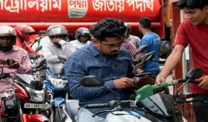 লানি সংকটের নেপথ্যে কি কালোবাজারি? পাম্পে পাম্পে হাহাকার, দায় ঝেড়ে ফেলছে সবাই