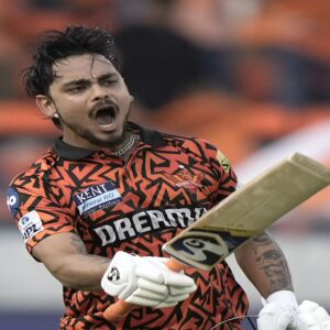 আইপিএলের শুরুতেই ঈশান ঝড়! হায়দরাবাদের পাহাড় প্রমাণ রানের জবাবে কি পারবে কোহলি-বাহিনী?