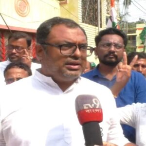 ‘কাকিমাকে নিয়ে কিছুই বলব না’, তিলোত্তমার মায়ের সম্মানে মৌন নির্মল-পুত্র তীর্থঙ্কর!