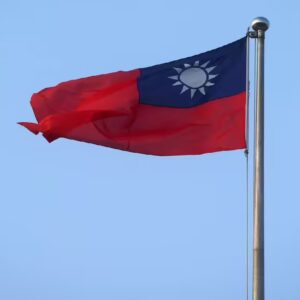 তাইওয়ানের আকাশে চিনা যুদ্ধের মেঘ! ১৯টি ফাইটার জেট ও ৯টি রণতরী ঘিরে ফেলল দ্বীপরাষ্ট্রকে?