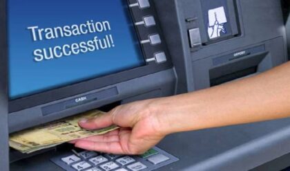 অ্যাকাউন্টে ঢুকল ১০ কোটি টাকা! রাতারাতি কোটিপতি হয়েও কেন ব্যাংকে দৌড়লেন কৃষকবধূ?