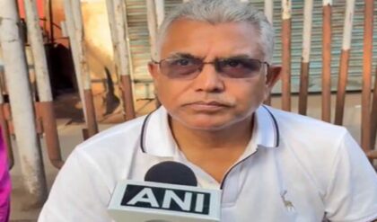 ‘দাঙ্গার নেপথ্যে মমতা!’ মুর্শিদাবাদ কাণ্ডে সরাসরি মুখ্যমন্ত্রীকে তোপ দিলীপের, ভোটের মুখে চরম সংঘাত