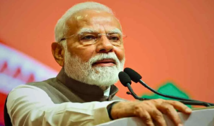 রেড রোডে ঈদের নামাজে মমতা-অভিষেক, সম্প্রীতির বার্তার মাঝেই মোদি সরকারকে তীব্র আক্রমণ!