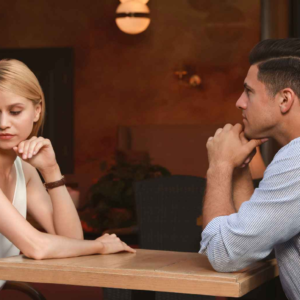 সঙ্গী কি আপনাকে অবহেলা করছেন? তাঁকে ‘শায়েস্তা’ নয়, বরং নিজের গুরুত্ব বোঝাতে মেনে চলুন এই ৫ কৌশল!