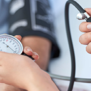 হঠাৎ প্রেসার লো? আতঙ্কিত না হয়ে দ্রুত করুন এই ৫ কাজ, প্রাণ বাঁচাবে বিশেষজ্ঞের এই পরামর্শ!