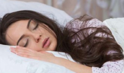 বেশি ঘুমানোর নেশা কি আপনারও আছে? সাবধান! ডায়াবেটিস থেকে বন্ধ্যাত্ব—বড় বিপদ ওত পেতে নেই তো?