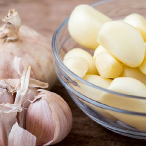 সাবধান! রান্নায় বেশি রসুন দিচ্ছেন কি? অজান্তেই ডেকে আনছেন এই ৩টি ভয়ঙ্কর বিপদ