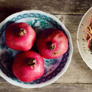 ফেলে দেওয়া খোসাতেও লুকিয়ে জাদুর শক্তি! ডালিমের দানা ও খোসার এই গুণ জানলে অবাক হবেন আপনিও