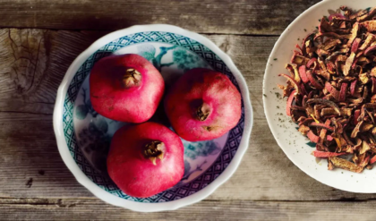 ফেলে দেওয়া খোসাতেও লুকিয়ে জাদুর শক্তি! ডালিমের দানা ও খোসার এই গুণ জানলে অবাক হবেন আপনিও