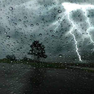 ১০০০ কিমি দীর্ঘ অভিশপ্ত বৃষ্টিবলয়! চৈত্রেই কেন ফিরল হাড়কাঁপানো শীতের আমেজ?