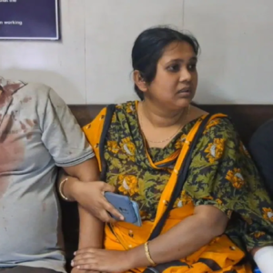 বউ বাবার বাড়ি যাওয়ায় চরম আক্রোশ! ২০ জন সাঙ্গোপাঙ্গ নিয়ে শ্বশুরবাড়িতে তাণ্ডব স্বামীর, রক্তাক্ত মামা-শ্যালক