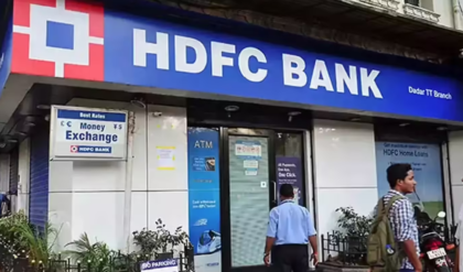 ধস নামল এইচডিএফসি-র শেয়ারে! ‘ব্যক্তিগত আদর্শে’র টানে ইস্তফা চেয়ারম্যান অতনু চক্রবর্তীর, লগ্নিকারীদের মাথায় হাত