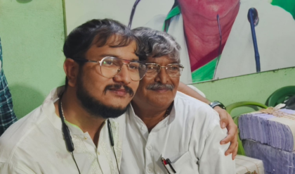 চুঁচুড়ায় ভাঙল অভিমানের বরফ! টিকিট না পেয়েও দেবাংশুকে ‘ছেলের’ আসনে বসালেন বিদায়ী বিধায়ক অসিত মজুমদার