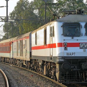 চলন্ত ট্রেনে পাথর নিক্ষেপ! এনএফ রেলওয়েতে কড়া পদক্ষেপ, ধৃত অপরাধী