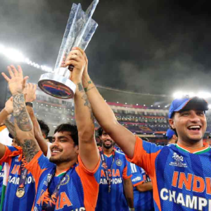 অভিশপ্ত আহমেদাবাদে নয়া ইতিহাস! কোহলি-রোহিতের যন্ত্রণা মুছে বিশ্বজয়ের উল্লাসে ভারত