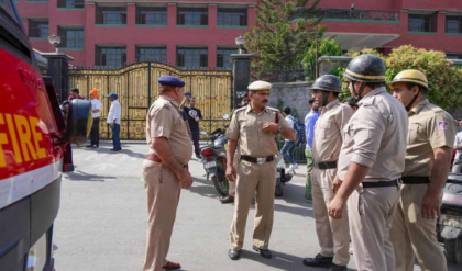 দিল্লির নামী স্কুলগুলোতে ফের বোমাতঙ্ক! সোমবার সকালেই হুমকি ইমেল, তুঙ্গে আতঙ্ক