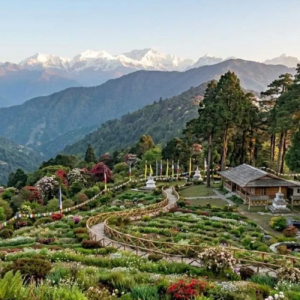পকেটে টান কিন্তু পাহাড়ে মন? বসন্তের ছুটিতে বাংলার এই ৫টি রুটে ঘুরে আসুন নামমাত্র খরচে!