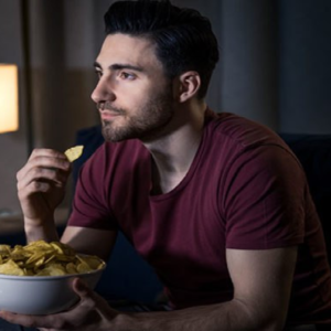 মাঝরাতে হঠাৎ খিদে পাচ্ছে? সাধারণ মনে হলেও শরীরের ভেতরে দানা বাঁধছে না তো কোনো মরণব্যাধি?