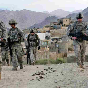 পাক-আফগান যুদ্ধের দামামা! পাকিস্তানের ৭টি সামরিক ঘাঁটি গুঁড়িয়ে দেওয়ার দাবি তালিবানের