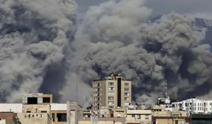 মধ্যপ্রাচ্যে যুদ্ধের বিভীষিকা! মিসাইলের গর্জনে কাঁপছে দুবাই-ওমান, প্রাণ হাতে ফিরলেন ভারতীয়রা