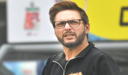 ‘২ বছর নির্বাসনে পাঠাও!’ বিশ্বকাপে ব্যর্থ পাক ক্রিকেটারদের জন্য ভয়ঙ্কর নিদান শাহিদ আফ্রিদির