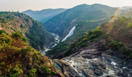 ১৭৫ মিটার উঁচু থেকে আছড়ে পড়ছে জলধারা! প্রকৃতির কোলে অ্যাডভেঞ্চারের ঠিকানা ওড়িশার ‘ডুডুমা’