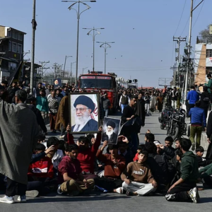 ইরানের শীর্ষ নেতার মৃত্যুতে জ্বলছে কাশ্মীর, জখম ১৪, রক্তক্ষয়ী বিক্ষোভে উত্তাল উপত্যকা