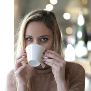 গরম চা বা খাবারে জিভ পুড়েছে? ঘরোয়া এই উপায়ে মিলবে নিমেষে আরাম!