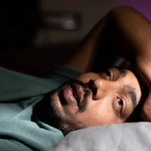 সামান্য শব্দেই কি চট করে ঘুম ভেঙে যায়? গভীর ও শান্ত ঘুমের এই ৫টি জাদুকরী টিপস জেনে নিন!