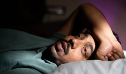 সামান্য শব্দেই কি চট করে ঘুম ভেঙে যায়? গভীর ও শান্ত ঘুমের এই ৫টি জাদুকরী টিপস জেনে নিন!