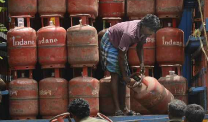 জ্বালানি সংকটে নাজেহাল সাধারণ মানুষ, আকাশছোঁয়া দাম আর সিলিন্ডারের হাহাকার, কী বলছে সরকার?