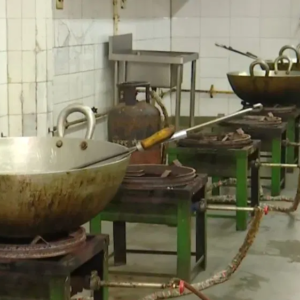 আকাশছোঁয়া দাম, তবু মিলছে না বাণিজ্যিক গ্যাস! তীব্র সঙ্কটে শহরের বিভিন্ন ক্যান্টিন