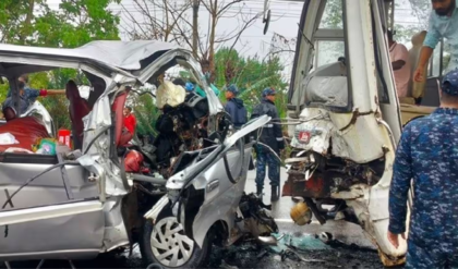 বিয়ের আনন্দযাত্রা মুহূর্তে শ্মশান! বাগেরহাটে মাইক্রোবাস ও বাসের সংঘর্ষে নিহত ১৪