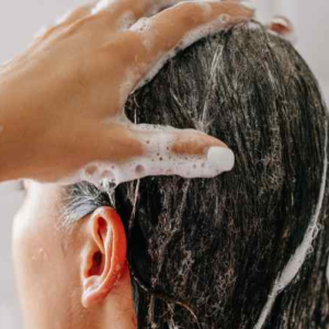 কন্ডিশনার লাগালেই চুল ঝরছে? জেনে নিন সঠিক নিয়ম না মানলে কী কী বিপদ হতে পারে!