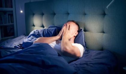 রাতে বিছানায় এপাশ-ওপাশ? অনিদ্রার আসল কারণ লুকিয়ে আছে আপনার ডায়েটেই!