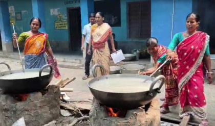 গ্যাস সঙ্কটে বিপাকে জলপাইগুড়ির স্কুল! ৯০০ ছাত্রীর মিড-ডে মিল এবার কাঠের উনুনে