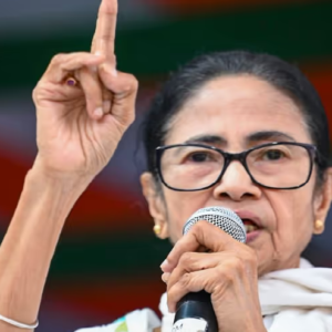 ‘এক সেকেন্ডে ১২টা বাজিয়ে দেবে!’ ভরা মঞ্চ থেকে বিজেপিকে নজিরবিহীন হুঁশিয়ারি মমতার