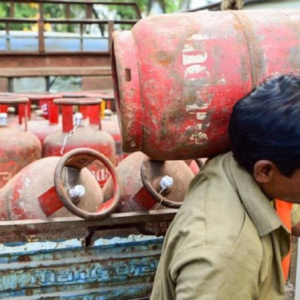 মুম্বইয়ের হেঁশেলে তালা! বাণিজ্যিক গ্যাসের হাহাকারে বন্ধ হতে চলেছে অর্ধেক রেস্তোরাঁ