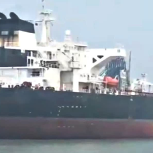 জ্বালানি সংকটে বড় ভরসা! ফুজাইরা বন্দর থেকে ভারতের উদ্দেশে রওনা ‘জগ লড়কি’-র