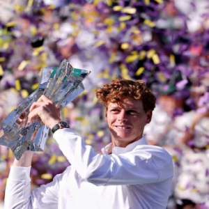 টানা দু’বার সেট না হেরেই চ্যাম্পিয়ন! মেদভেদেভকে গুঁড়িয়ে অনন্য নজির ইতালির তারকার