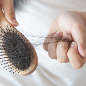 চুল পড়া নিয়ে চিন্তিত? রান্নাঘরের এই সাধারণ তেলেই মিলবে ম্যাজিকের মতো সমাধান!